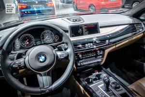 Sajam automobila - BMW X5 M50